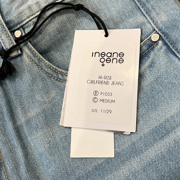 Hi-Rise girlfriend jeans 👖 - Picture 8 of 16